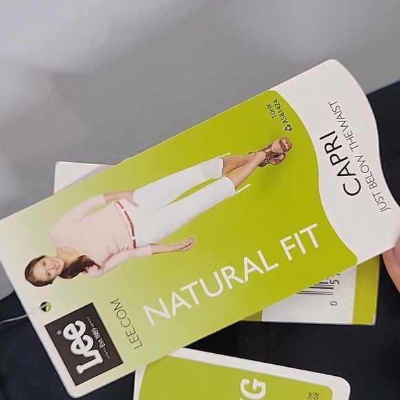 LEE Style UP Natural Fit pull on capris - Picture 4 of 8
